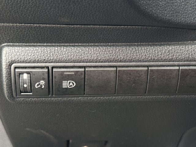 Used 2025 Toyota Corolla LE FWD image 24