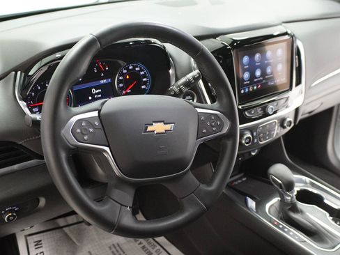 Used 2023 Chevrolet Traverse LT FWD image 7