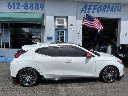 Used 2020 Hyundai Veloster Turbo FWD image 7