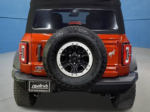 Used 2023 Ford Bronco Badlands image 9