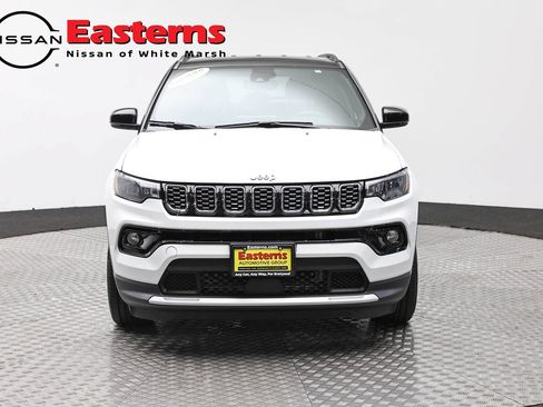 Used 2025 Jeep Compass Limited AWD/4WD image 2