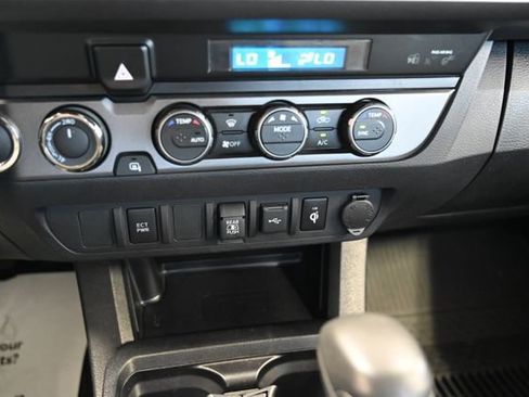 Used 2023 Toyota Tacoma TRD Off-Road image 18