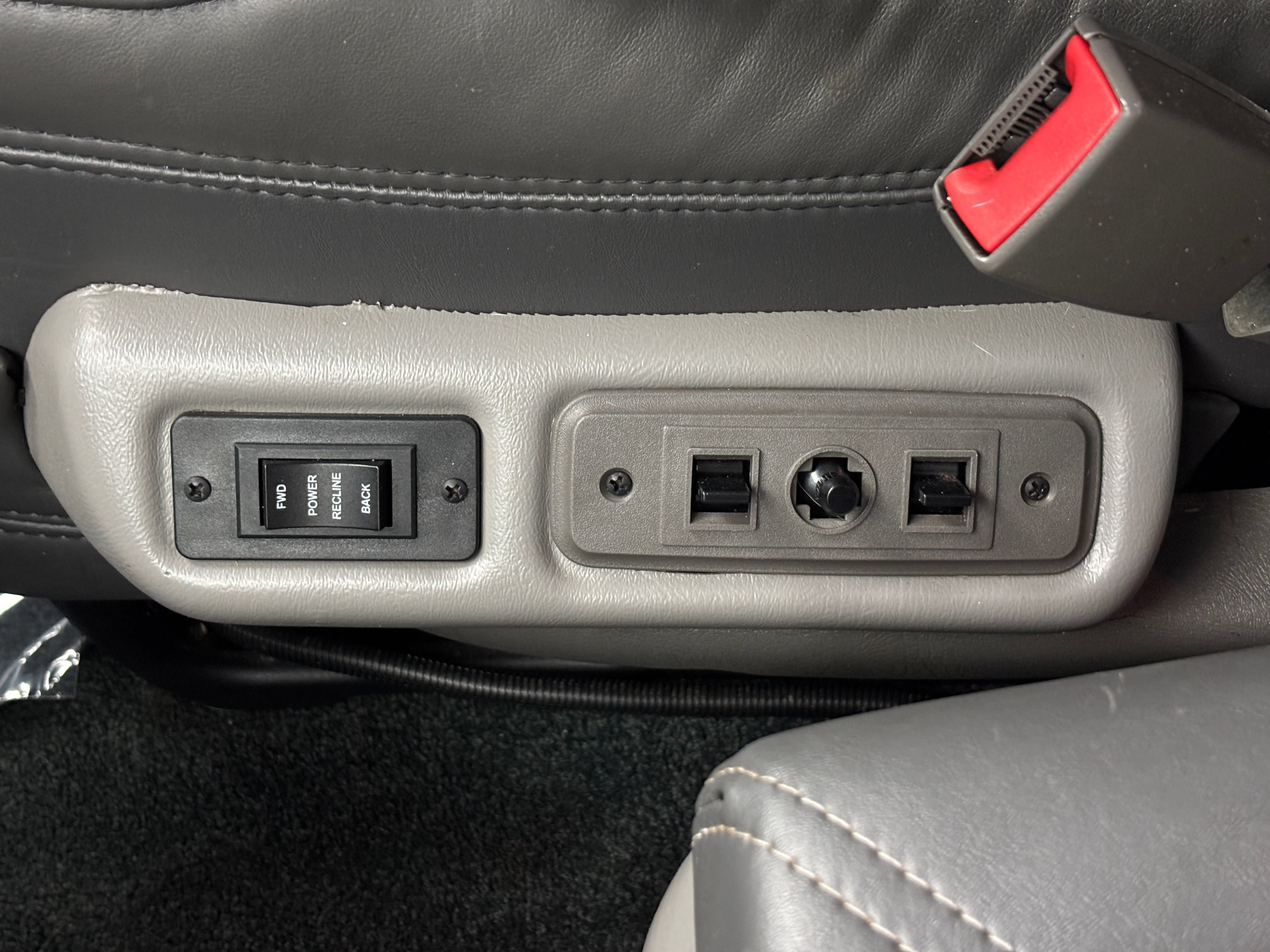 Used 2020 GMC Savana 2500 Extended w/ Enhanced Convenience Package RWD image 39