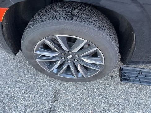 Used 2023 Cadillac Escalade Sport w/ Touring Package image 4