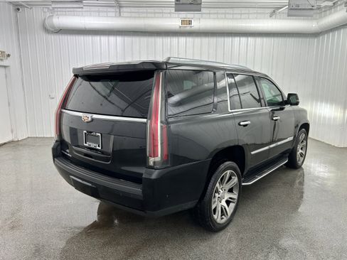Used 2019 Cadillac Escalade Luxury AWD/4WD image 39