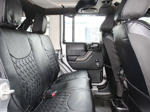 Used 2013 Jeep Wrangler Unlimited Sport image 17