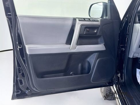 Used 2010 Toyota 4Runner SR5 RWD image 20