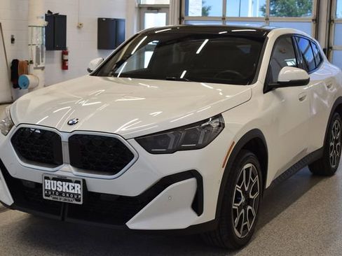 Used 2026 BMW X2 xDrive28i AWD/4WD image 9