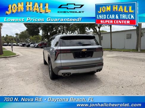 Used 2026 Chevrolet Traverse LT w/ Driver Confidence Package FWD image 7