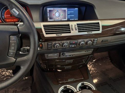 Used 2007 BMW 750Li image 7