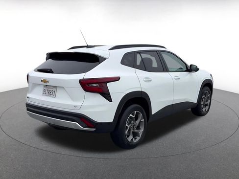 Used 2025 Chevrolet Trax LT image 14