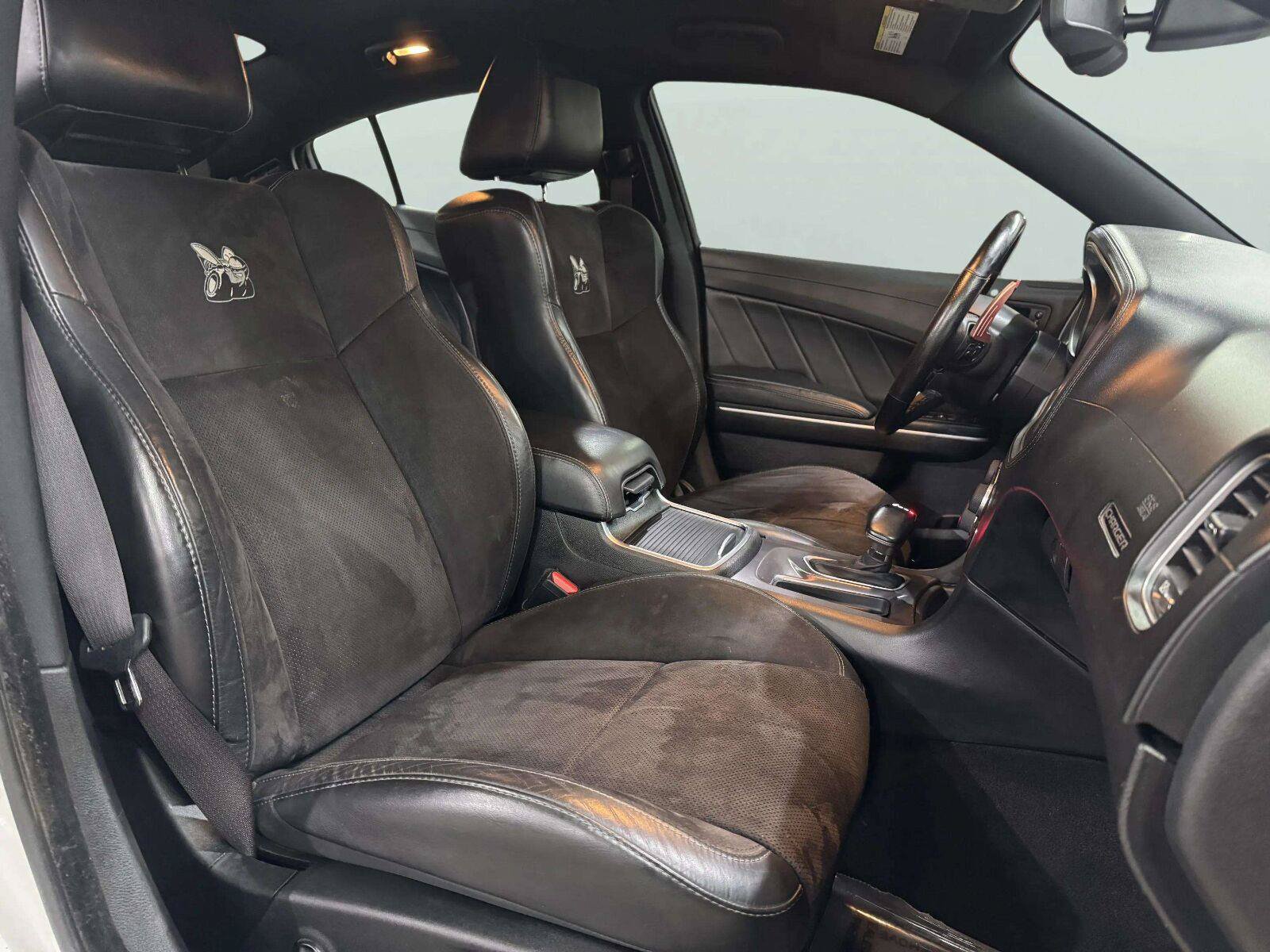 Used 2019 Dodge Charger Scat Pack w/ Dynamics Package RWD image 35