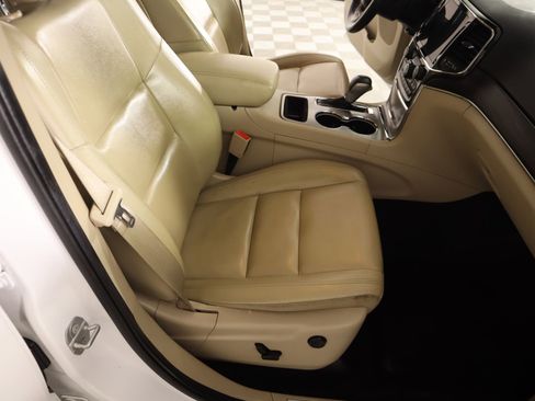 Used 2022 Jeep Grand Cherokee Limited image 14