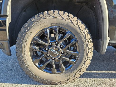 Used 2022 Chevrolet Silverado 3500 High Country w/ Z71 Off-Road Package image 11