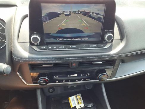 Used 2024 Nissan Rogue SV FWD image 15