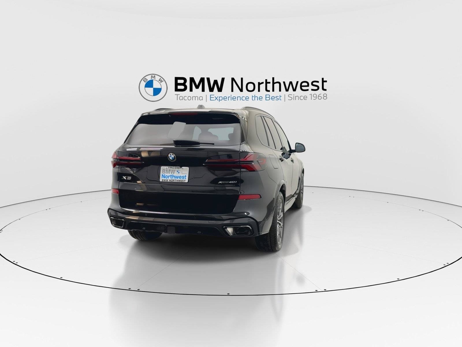 New 2026 BMW X5 xDrive40i w/ M Sport Package AWD/4WD image 2