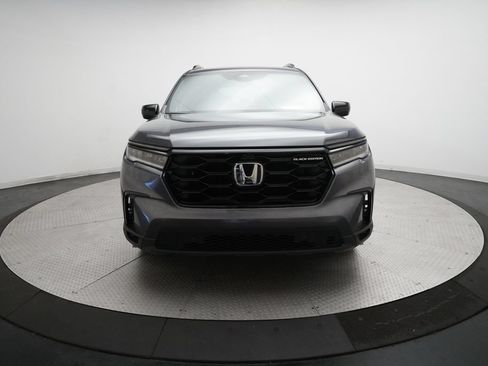 Used 2025 Honda Pilot Black Edition image 11