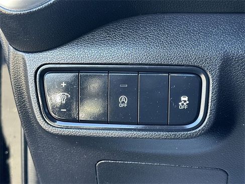 Used 2022 Kia Soul LX image 16