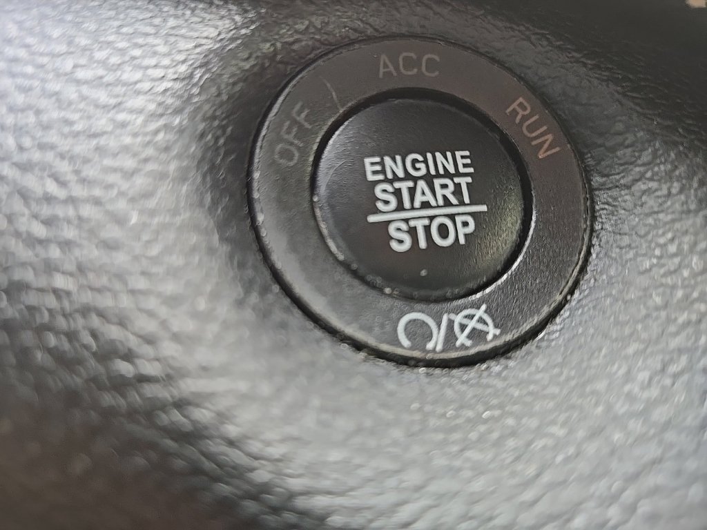 Used 2019 Jeep Cherokee Limited AWD/4WD image 40