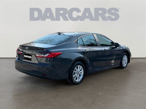 Used 2025 Toyota Camry LE image 7
