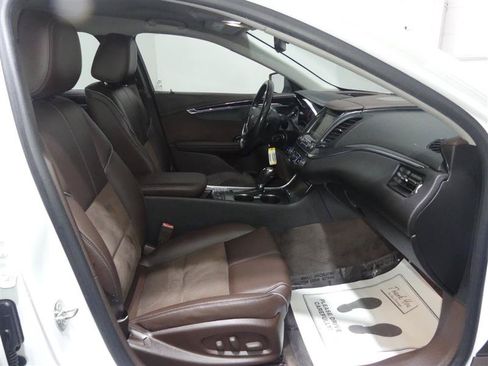 Used 2015 Chevrolet Impala LT w/ Convenience Package FWD image 22