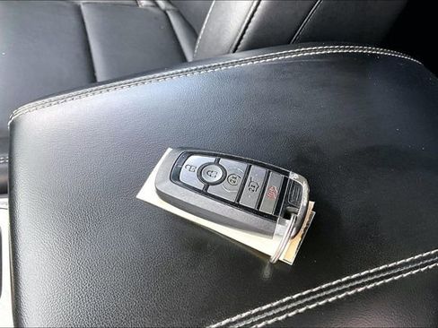 Used 2023 Ford Explorer XLT w/ Equipment Group 202A AWD/4WD image 36