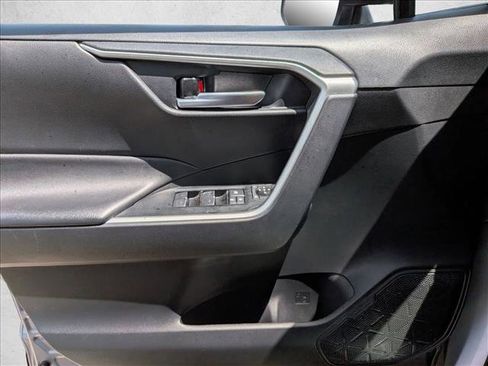 Used 2025 Toyota RAV4 XLE AWD/4WD image 10