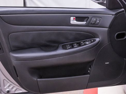 Used 2013 Hyundai Genesis 3.8 w/ Premium Pkg image 29