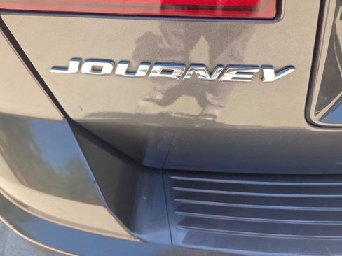 Used 2016 Dodge Journey SE w/ Flexible Seating Group FWD image 14