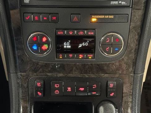 Used 2011 GMC Acadia Denali FWD image 22