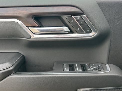 Used 2024 GMC Sierra 1500 SLT image 11