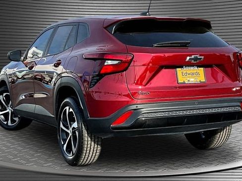 Used 2024 Chevrolet Trax RS w/ Driver Confidence Package FWD image 4