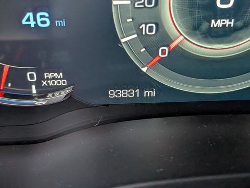 Used 2016 Cadillac Escalade Premium RWD image 16