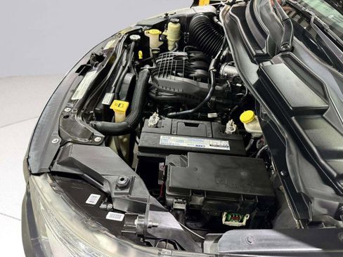 Used 2012 Volkswagen Routan S image 50