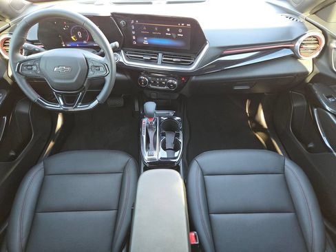 Used 2025 Chevrolet Trax RS w/ Driver Confidence Package FWD image 21