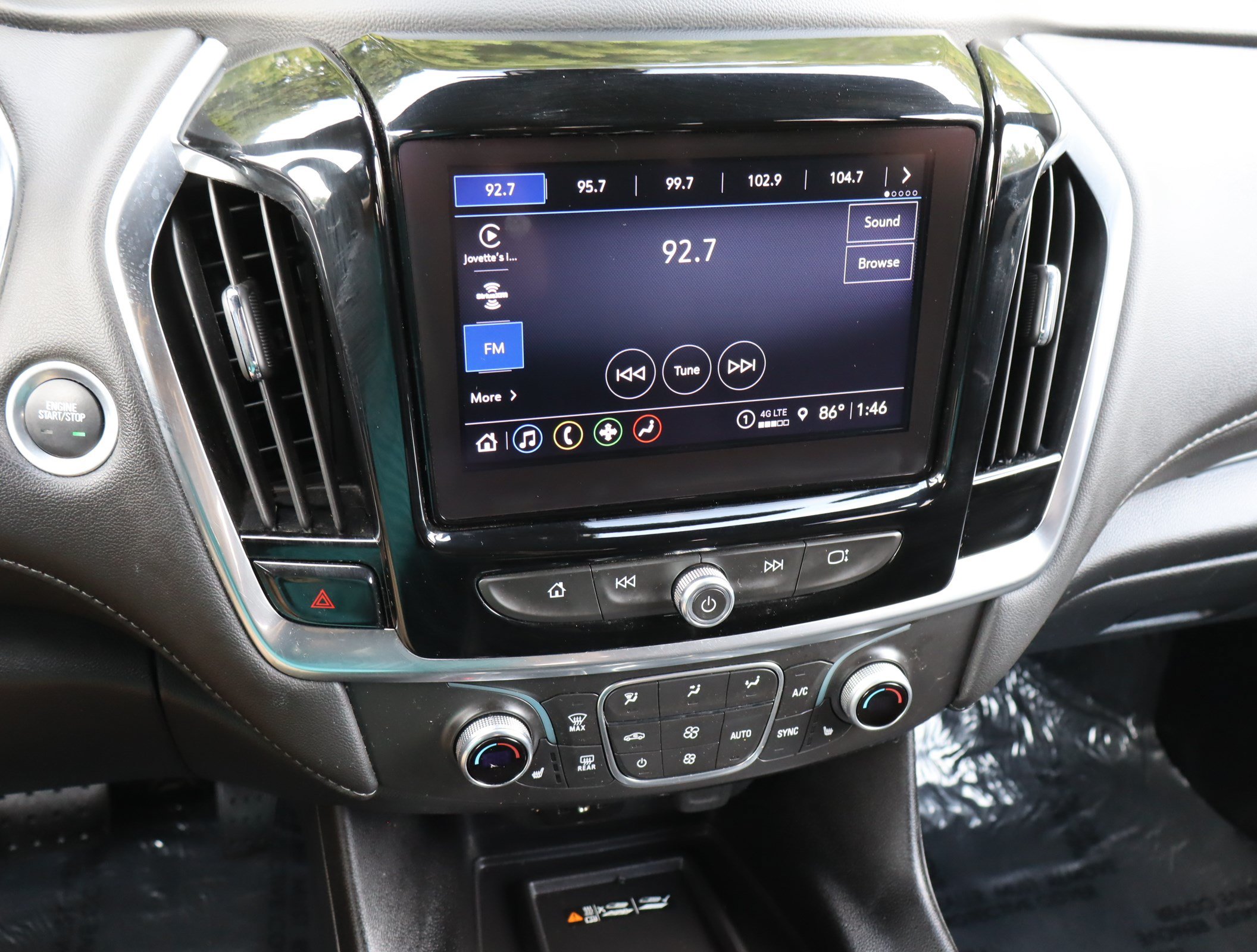 Used 2023 Chevrolet Traverse LT FWD image 27