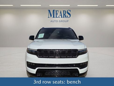 Used 2023 Jeep Grand Wagoneer Series III w/ Rear Seat Video Group 1 image 9