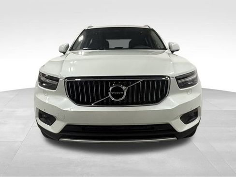 Used 2022 Volvo XC40 T5 Inscription w/ Climate Package image 3