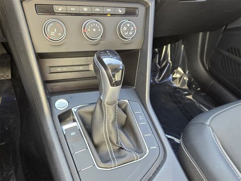 Used 2022 Volkswagen Taos SE w/ Driver Assistance Package image 22