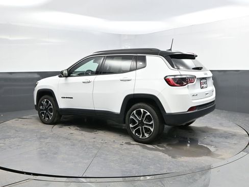 Used 2024 Jeep Compass Limited image 7