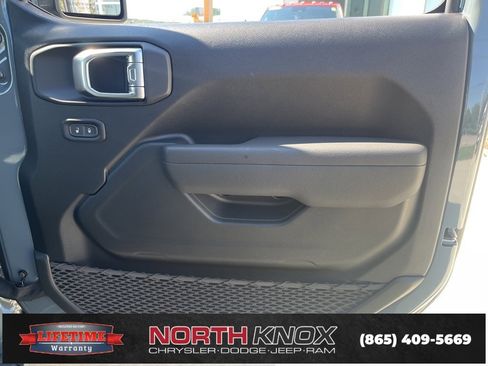 New 2025 Jeep Wrangler Unlimited Sport image 29