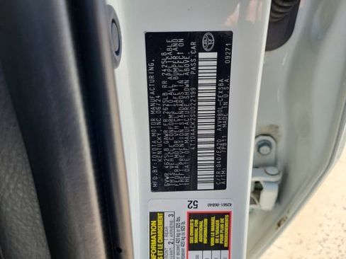 Used 2025 Toyota Camry SE w/ Multimedia Upgrade Package image 27