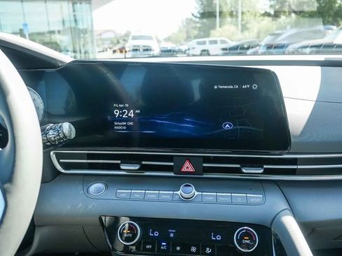Certified 2024 Hyundai Elantra SEL w/ Convenience Package FWD image 15