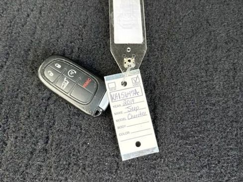 Used 2019 Jeep Cherokee Limited image 29