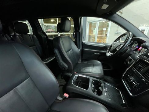 Used 2018 Dodge Grand Caravan GT FWD image 26