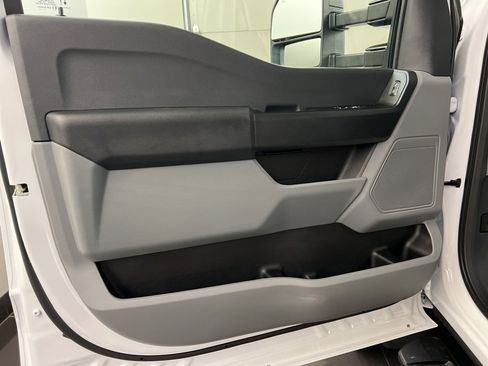 New 2026 Ford F550 4x4 Regular Cab Super Duty image 25
