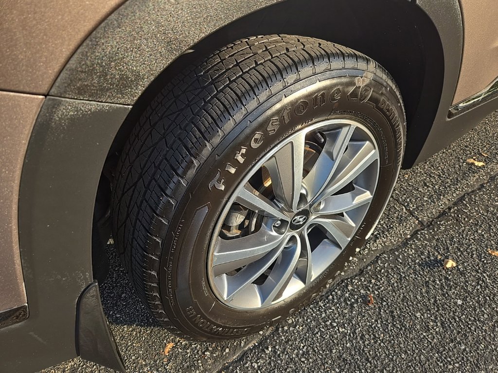 Used 2020 Hyundai Santa Fe Limited AWD/4WD image 19