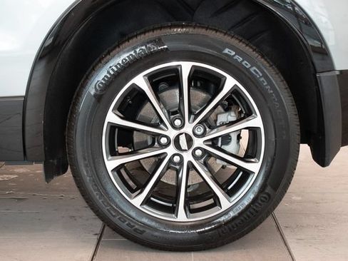 Used 2025 Cadillac XT4 Sport AWD/4WD image 9