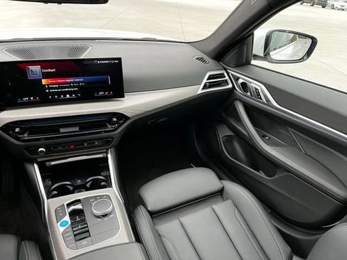 Used 2025 BMW i4 eDrive40 image 11