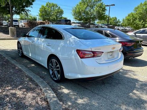 Used 2022 Chevrolet Malibu LT w/ Leather Package image 2